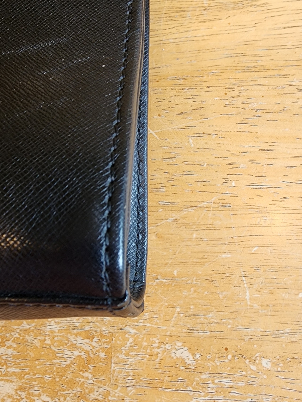 Burberry black leather clutch bag with a wrist strap - Picture 5 of 16